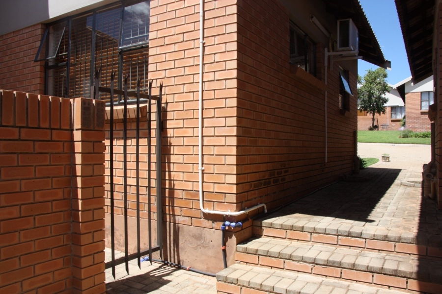 1 Bedroom Property for Sale in Langenhovenpark Free State